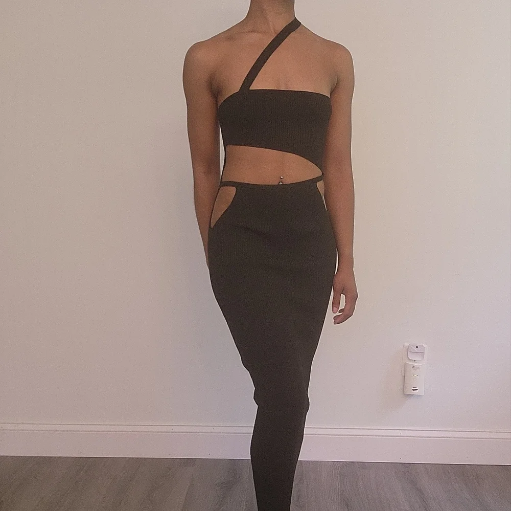 Midi Cutout dress - Picture 2 of 6